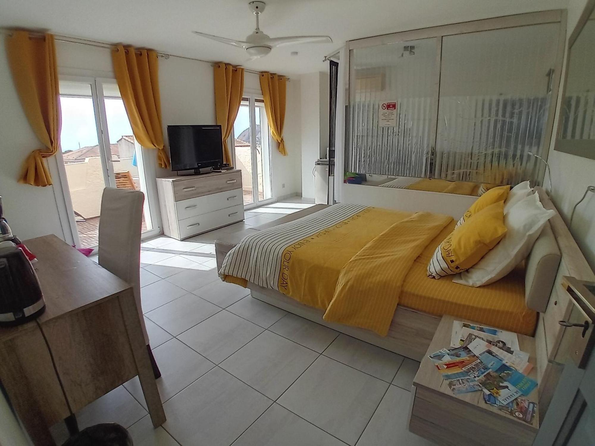 Charmante Chambre Avec Vue Mer La Ciotat Luaran gambar